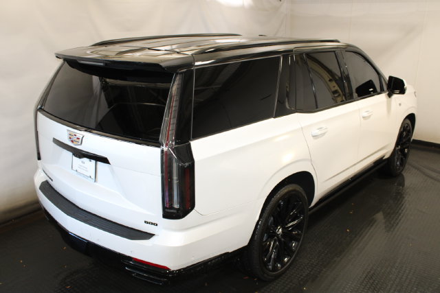 Used 2025 Cadillac Escalade Sport Platinum w/ LPO, ONYX Package AWD/4WD image 4