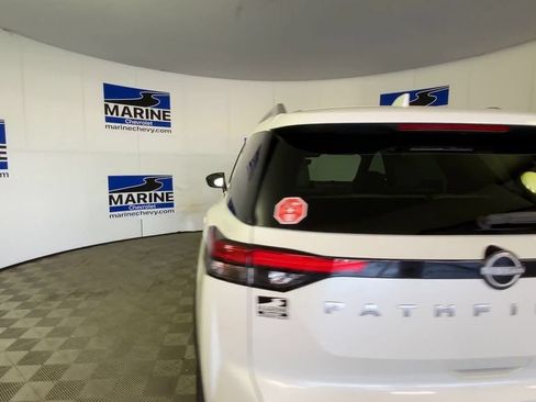 Used 2024 Nissan Pathfinder SL w/ SL Premium Package AWD/4WD image 9