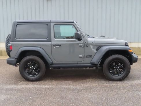 Used 2020 Jeep Wrangler Sport AWD/4WD image 3