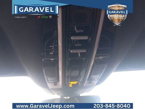 Used 2018 Porsche Panamera 4 image 22