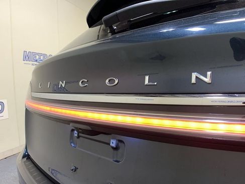 Used 2023 Lincoln Nautilus Reserve AWD/4WD image 17