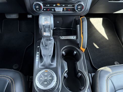 Used 2024 Ford Bronco Badlands AWD/4WD image 28