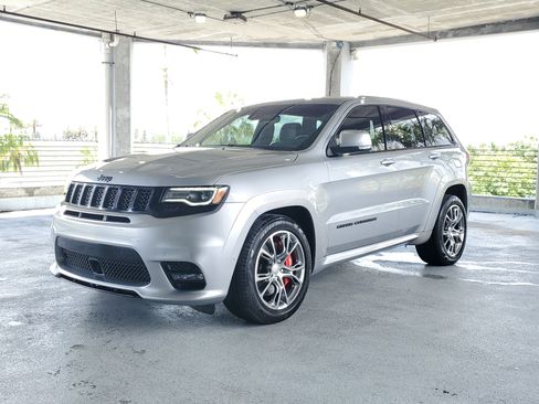Used 2021 Jeep Grand Cherokee SRT image 3