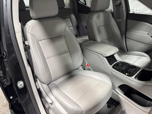 Used 2023 GMC Acadia SLT AWD/4WD image 10