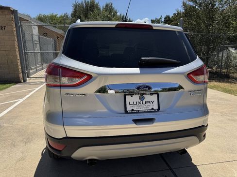 Used 2015 Ford Escape Titanium FWD image 9