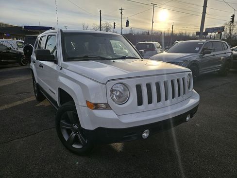 Used 2017 Jeep Patriot Sport image 1