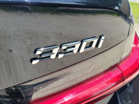 Used 2025 BMW 330i Sedan w/ Convenience Package image 7