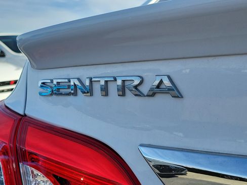 Used 2019 Nissan Sentra S w/ Appearance Package image 6
