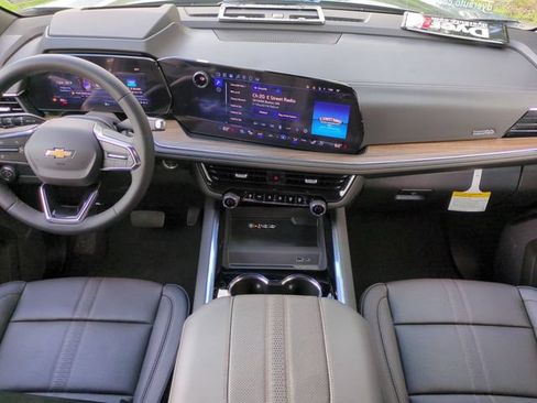 Used 2025 Chevrolet Tahoe High Country RWD image 15