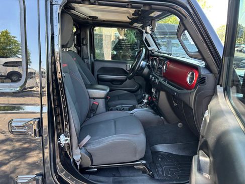 Used 2018 Jeep Wrangler Unlimited Rubicon AWD/4WD image 24
