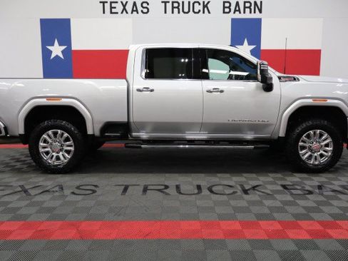 Used 2022 GMC Sierra 3500 Denali w/ Denali Ultimate Package AWD/4WD image 21