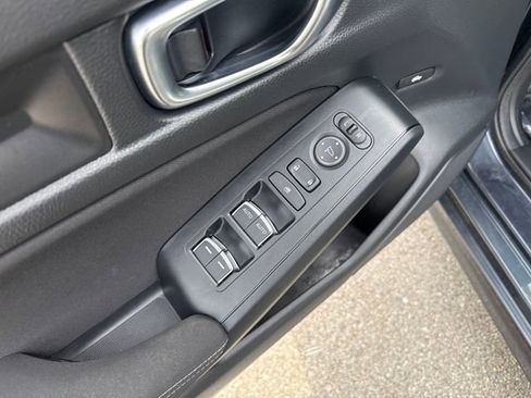 Certified 2025 Honda Civic Sport image 10