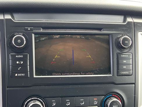 Used 2019 Nissan Titan S image 28