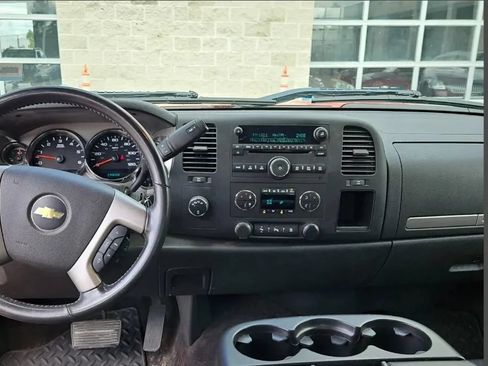 Used 2011 Chevrolet Silverado 1500 LT w/ All-Star Edition AWD/4WD image 7