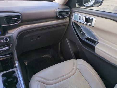 Used 2020 Ford Explorer Platinum w/ Premium Technology Package AWD/4WD image 18