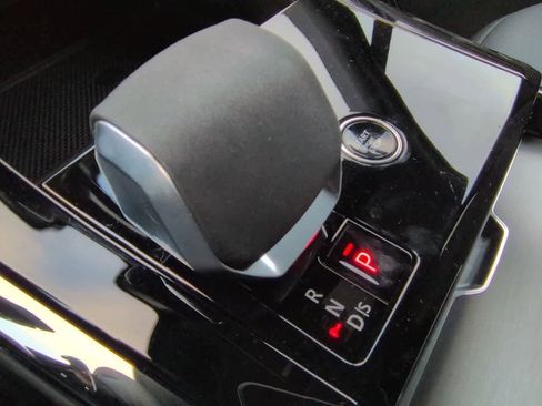 New 2025 Land Rover Range Rover Sport SE image 33