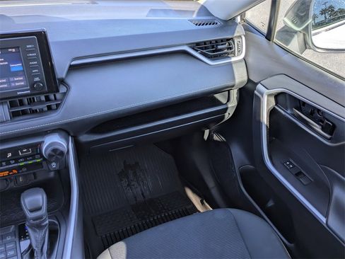 Certified 2020 Toyota RAV4 LE image 18