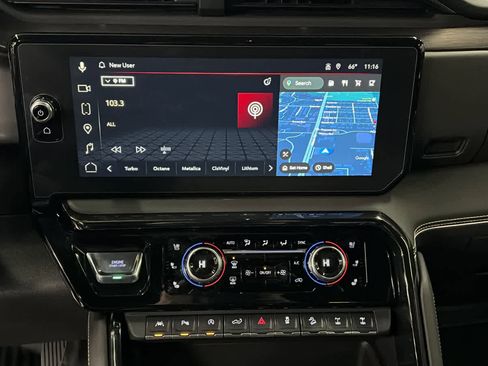 Used 2024 GMC Sierra 1500 AT4X image 15