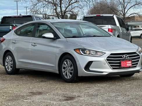 Used 2017 Hyundai Elantra SE image 10