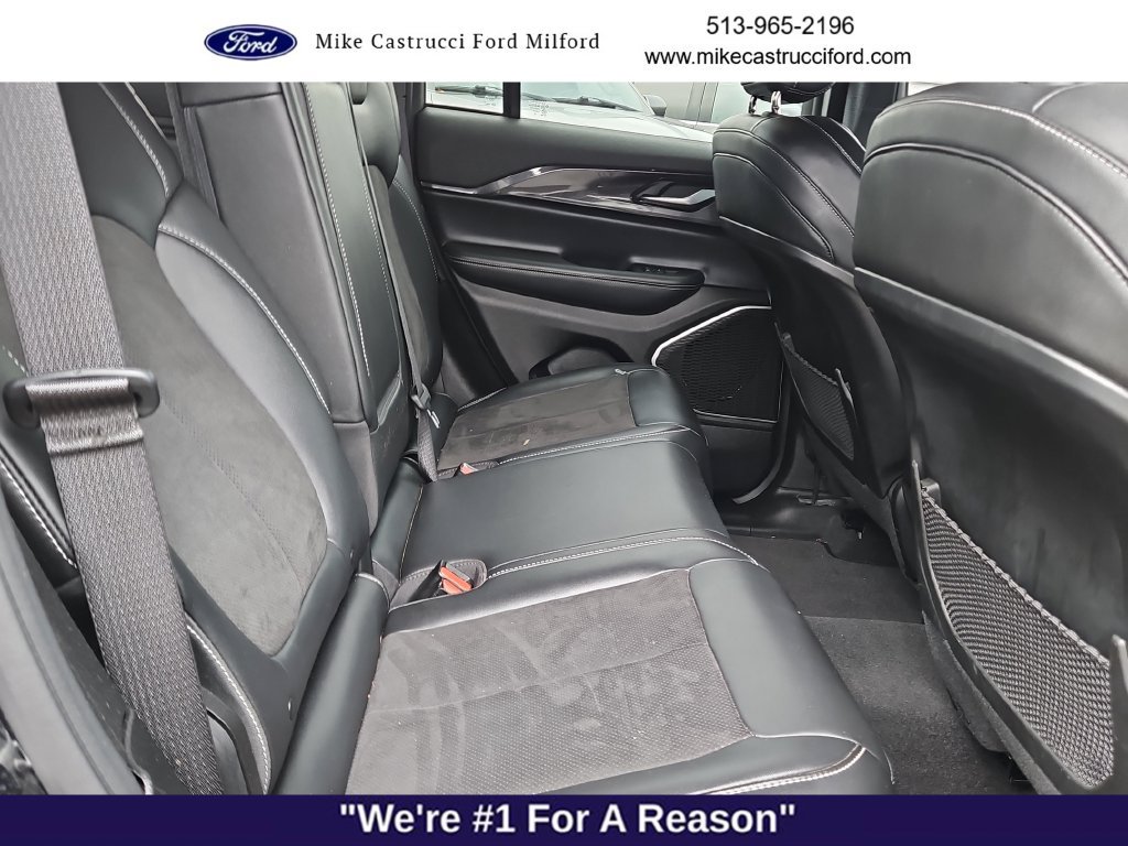 Used 2022 Jeep Grand Cherokee Altitude AWD/4WD image 27