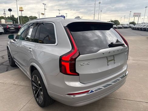 Certified 2025 Volvo XC90 B6 Plus AWD/4WD image 8
