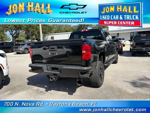 Used 2019 Chevrolet Silverado 2500 LT w/ Midnight Edition AWD/4WD image 8