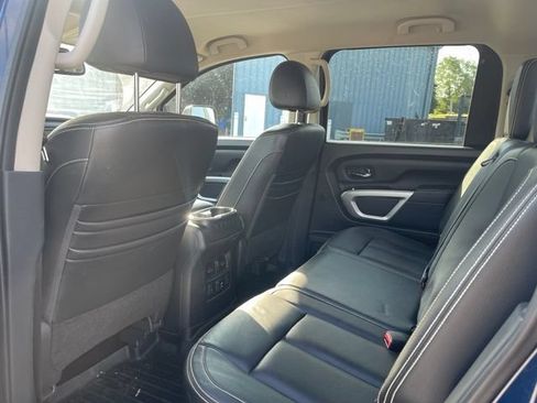 Used 2018 Nissan Titan PRO-4X w/ Pro-4x Convenience Package AWD/4WD image 4