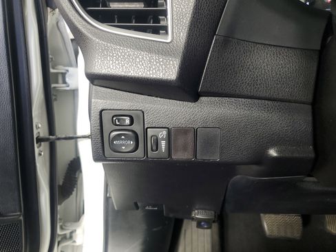 Used 2015 Toyota Corolla LE image 26