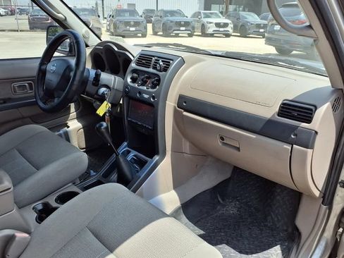 Used 2004 Nissan Frontier XE w/ (VTP) Value Truck Pkg RWD image 19