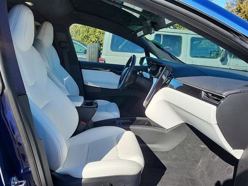 Used 2020 Tesla Model X Long Range image 8