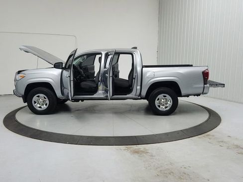 Used 2022 Toyota Tacoma SR AWD/4WD image 12