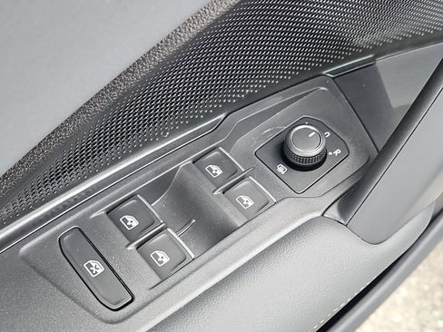 New 2026 Volkswagen Tiguan SE R-Line AWD/4WD image 17