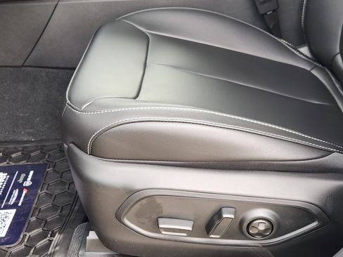 New 2026 Jeep Grand Cherokee L Limited image 18