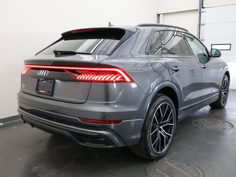 Used 2023 Audi Q8 Premium Plus w/ Premium Plus Package AWD/4WD image 3