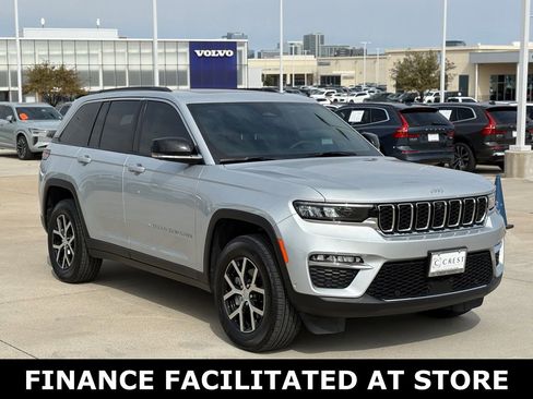 Used 2025 Jeep Grand Cherokee Limited w/ Luxury Tech Group II image 5