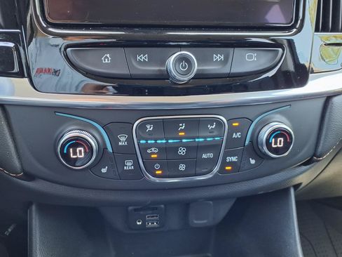 Used 2021 Chevrolet Traverse RS w/ LPO, Floor Liner Package FWD image 25