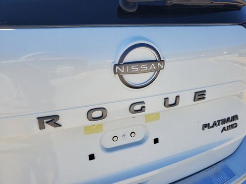 New 2026 Nissan Rogue Platinum w/ Platinum Premium Package AWD/4WD image 9