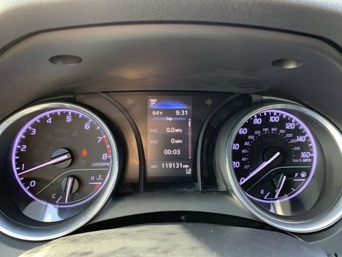 Certified 2020 Toyota Camry SE image 20
