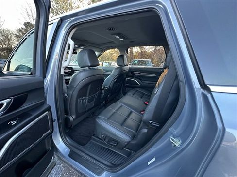 Used 2023 Kia Telluride EX image 19