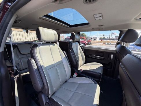 Used 2016 Kia Sedona SX Limited FWD image 18