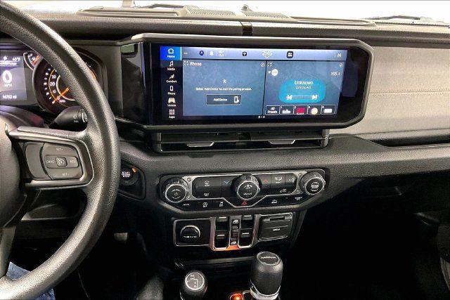Used 2025 Jeep Gladiator Sport AWD/4WD image 4