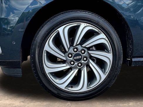 Used 2022 Lincoln Navigator Reserve AWD/4WD image 34