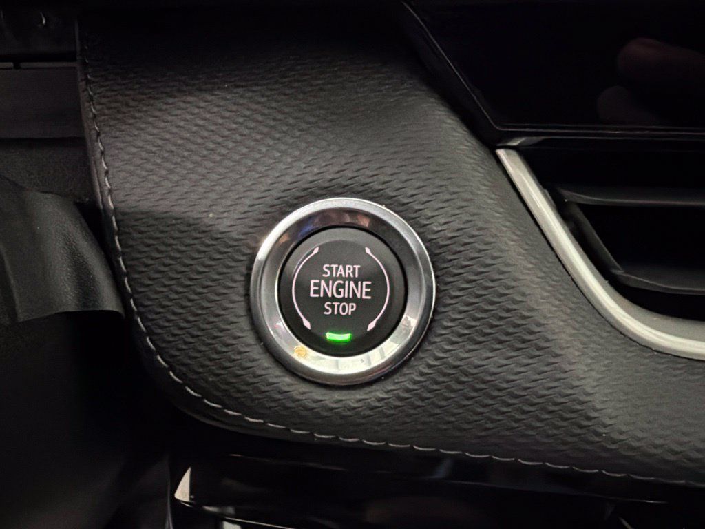 Used 2026 Chevrolet Equinox LT FWD image 16