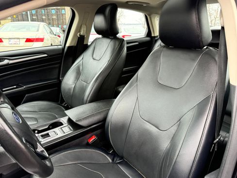 Used 2019 Ford Fusion Energi Titanium image 13