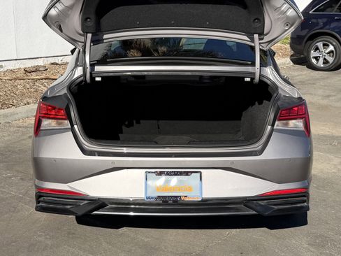 Used 2023 Hyundai Elantra Limited w/ Cargo Package image 13