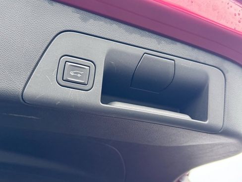 Used 2023 Buick Envision Essence w/ Sport Touring Package image 40