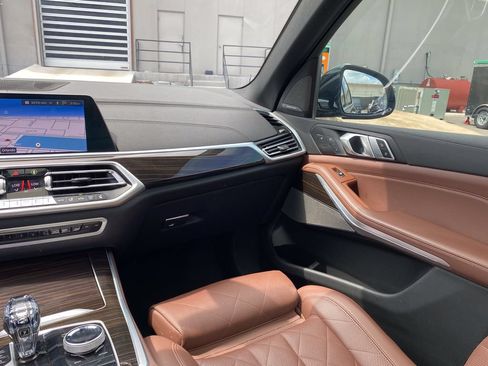 Used 2023 BMW X5 xDrive40i w/ Executive Package AWD/4WD image 4