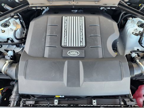 New 2026 Land Rover Defender 110 X-Dynamic SE image 32