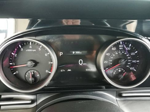 Used 2022 Kia Carnival EX FWD image 14