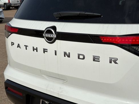 New 2026 Nissan Pathfinder SV image 9